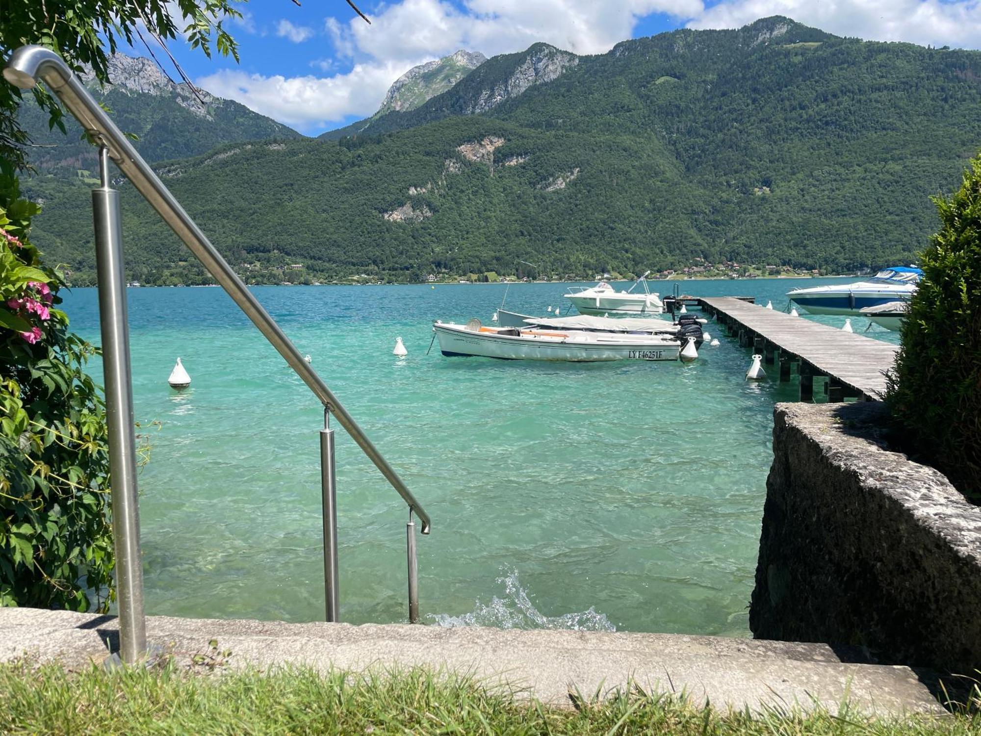 Rare 2 Bedroom With Private Beach On Lake Annecy Doussard Exterior foto