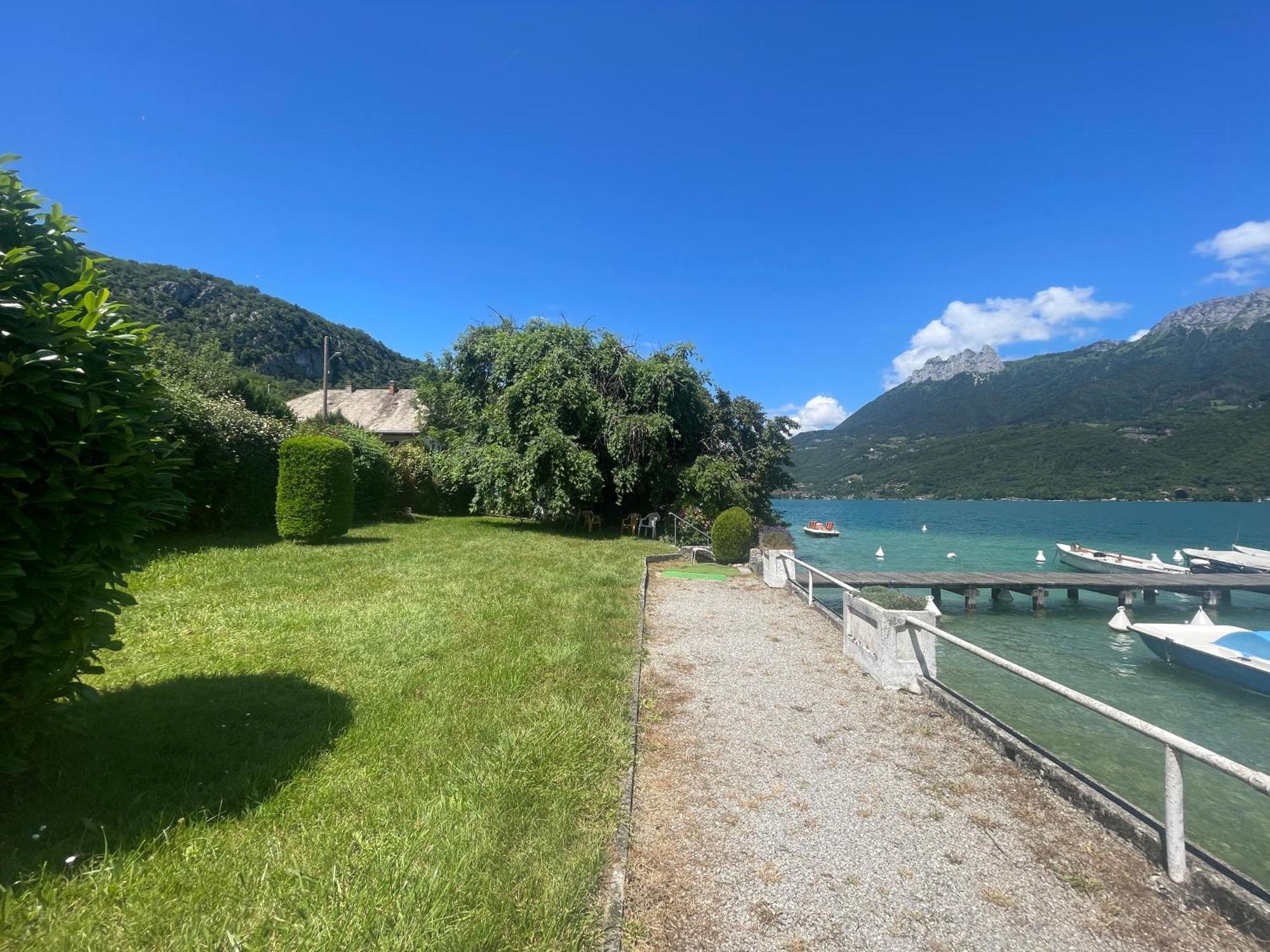 Rare 2 Bedroom With Private Beach On Lake Annecy Doussard Exterior foto