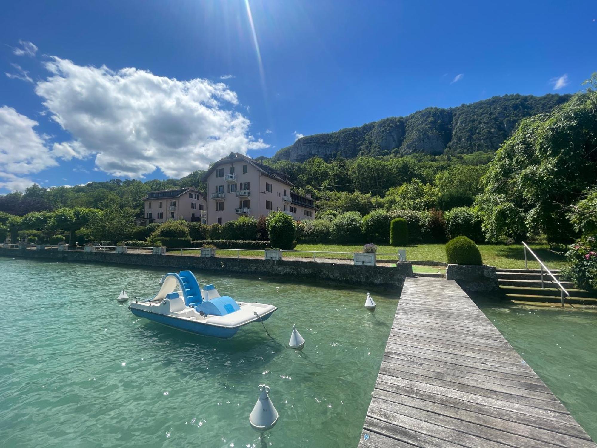 Rare 2 Bedroom With Private Beach On Lake Annecy Doussard Exterior foto